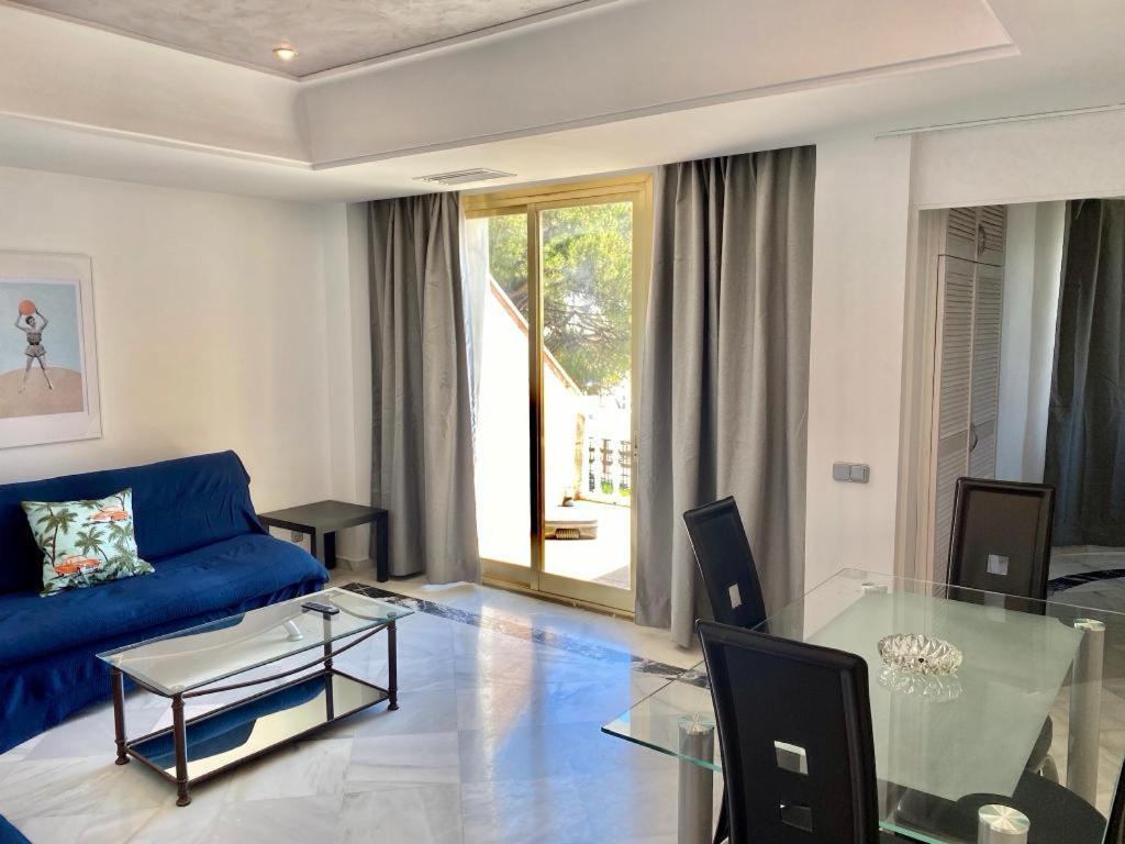 Frontline Sea In The Center Of Puerto Banus-beach Marbella