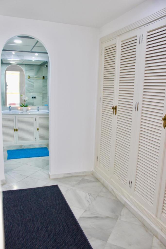 Apartamento Frontline Sea In The Center Of Puerto Banus-beach Marbella