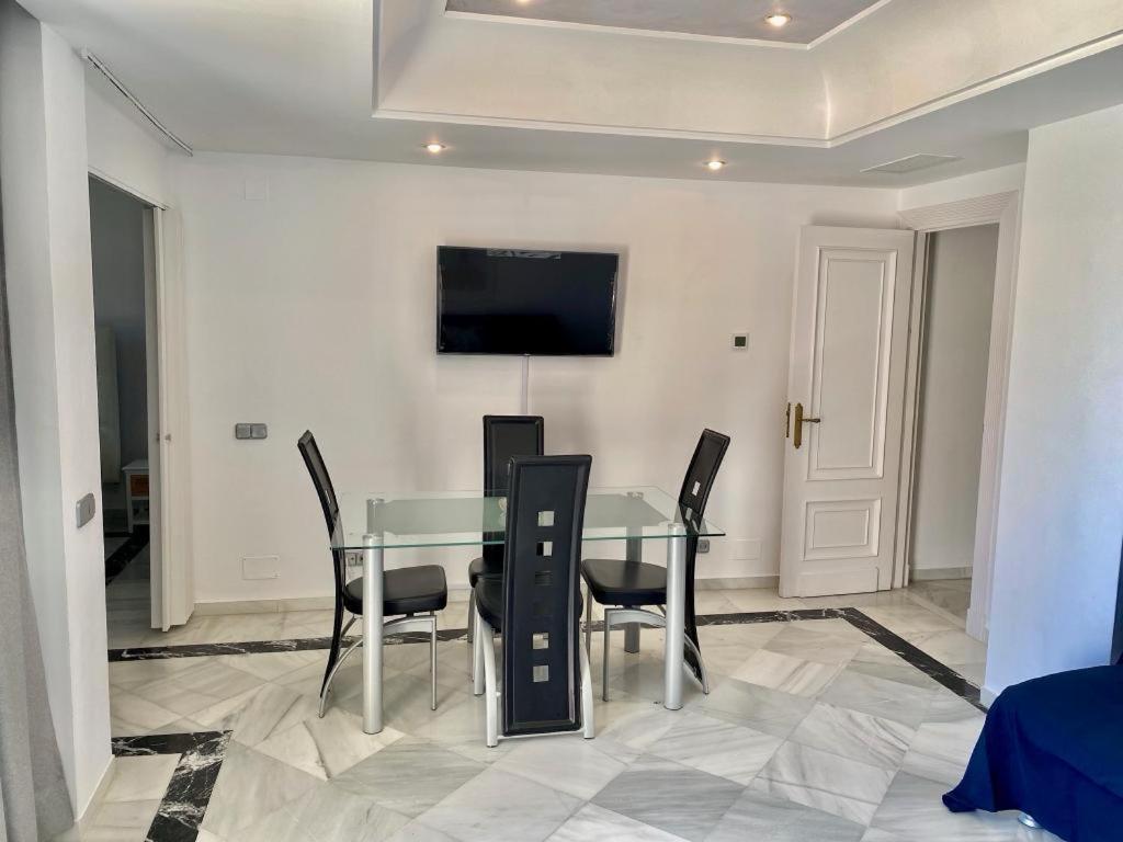 Frontline Sea In The Center Of Puerto Banus-beach Apartamento